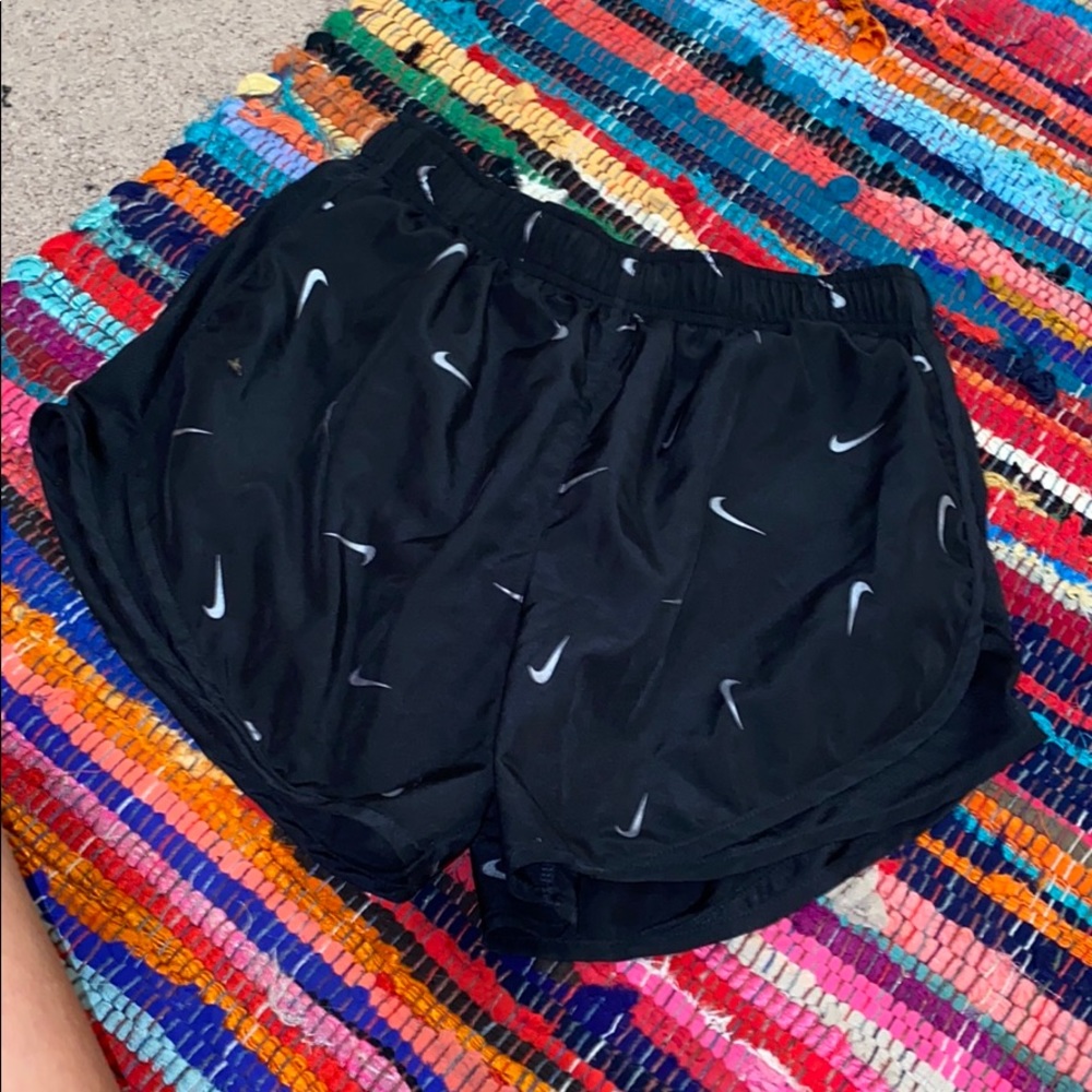 Black nike shorts